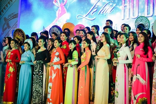 Festival honours ao dai based on songs by Trinh Cong Son - ảnh 1